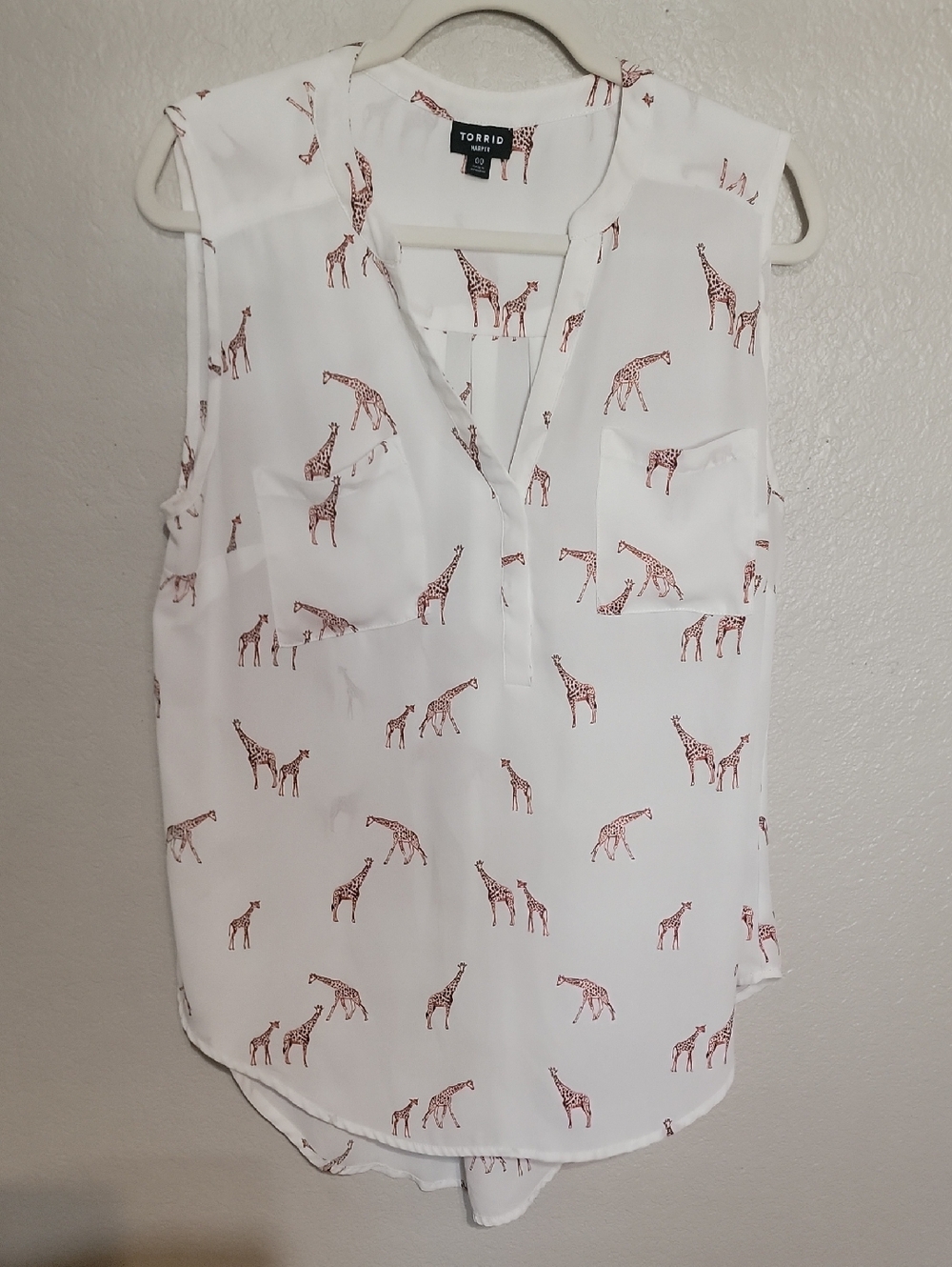 torrid White Sleeveless Giraffe-Print V-Neck Blouse